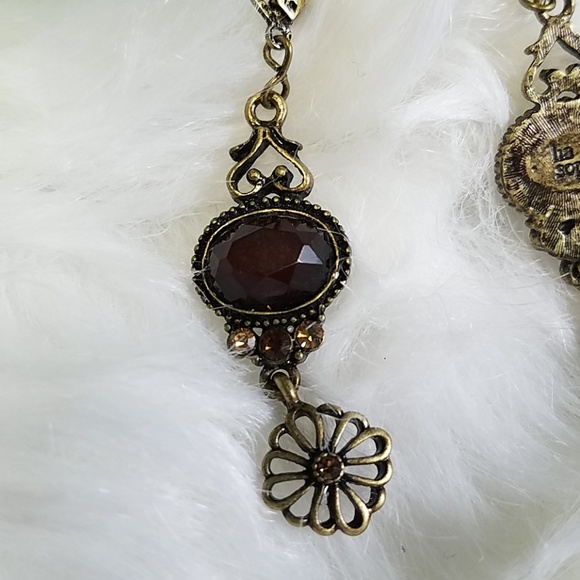 Gold dangle earrings - Picture 3 of 3